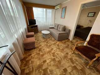 Гостиница Гостиница Россия Самара СЕМЕЙНЫЙ (TWIN + SOFA)-1